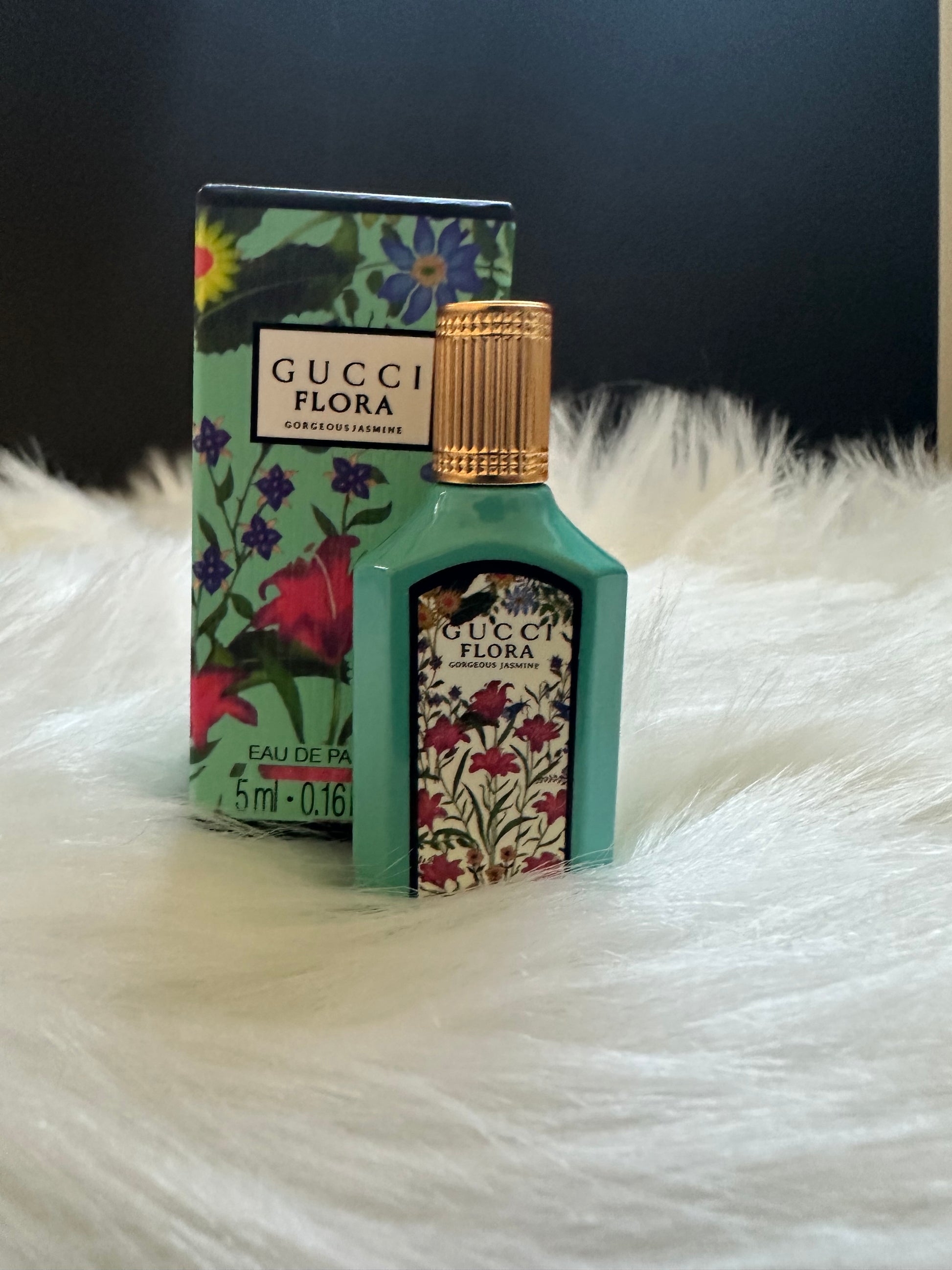 Gucci Flora Gorgeous Gardenia Eau de Parfum – Fresh & Elegant 5 ml Miniature Bottle